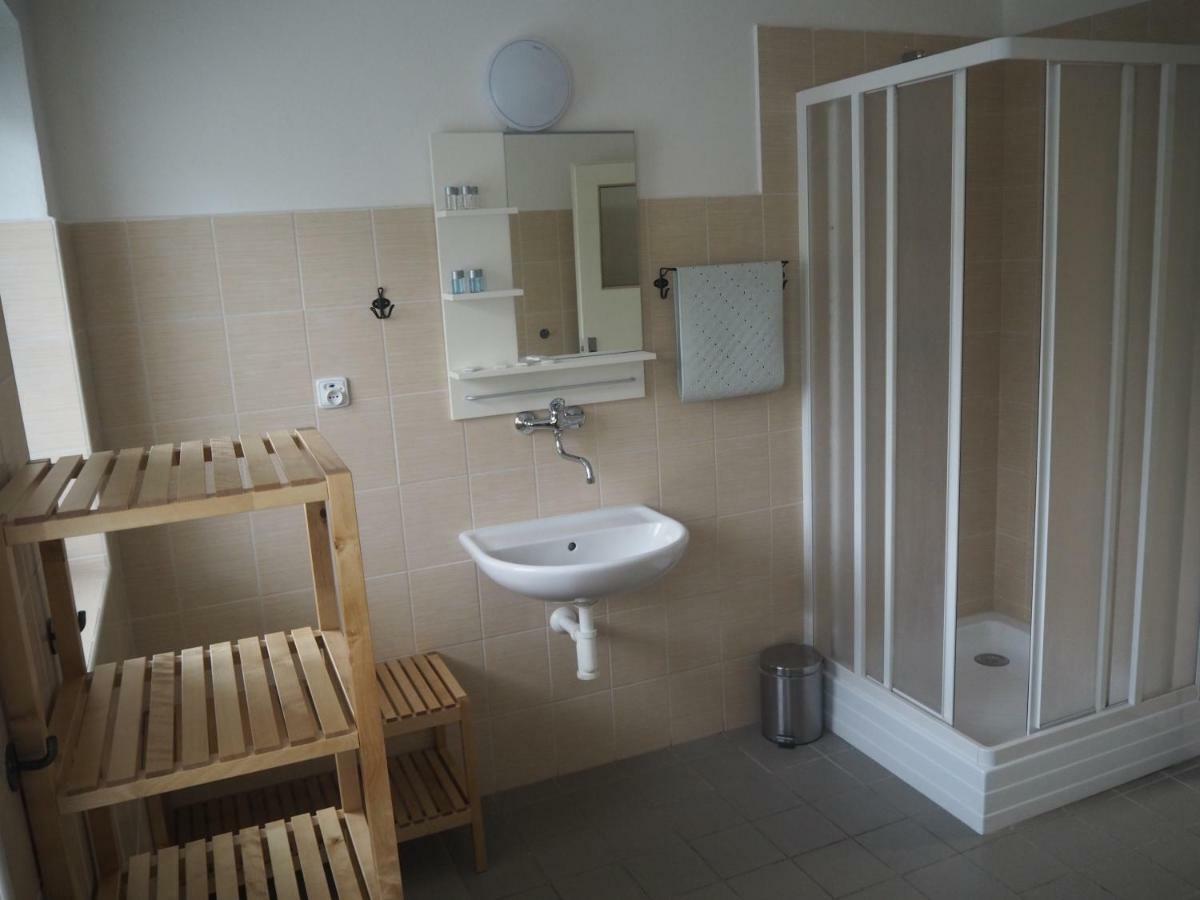 Economy Apartments Ceske Svycarsko Hřensko Exterior foto